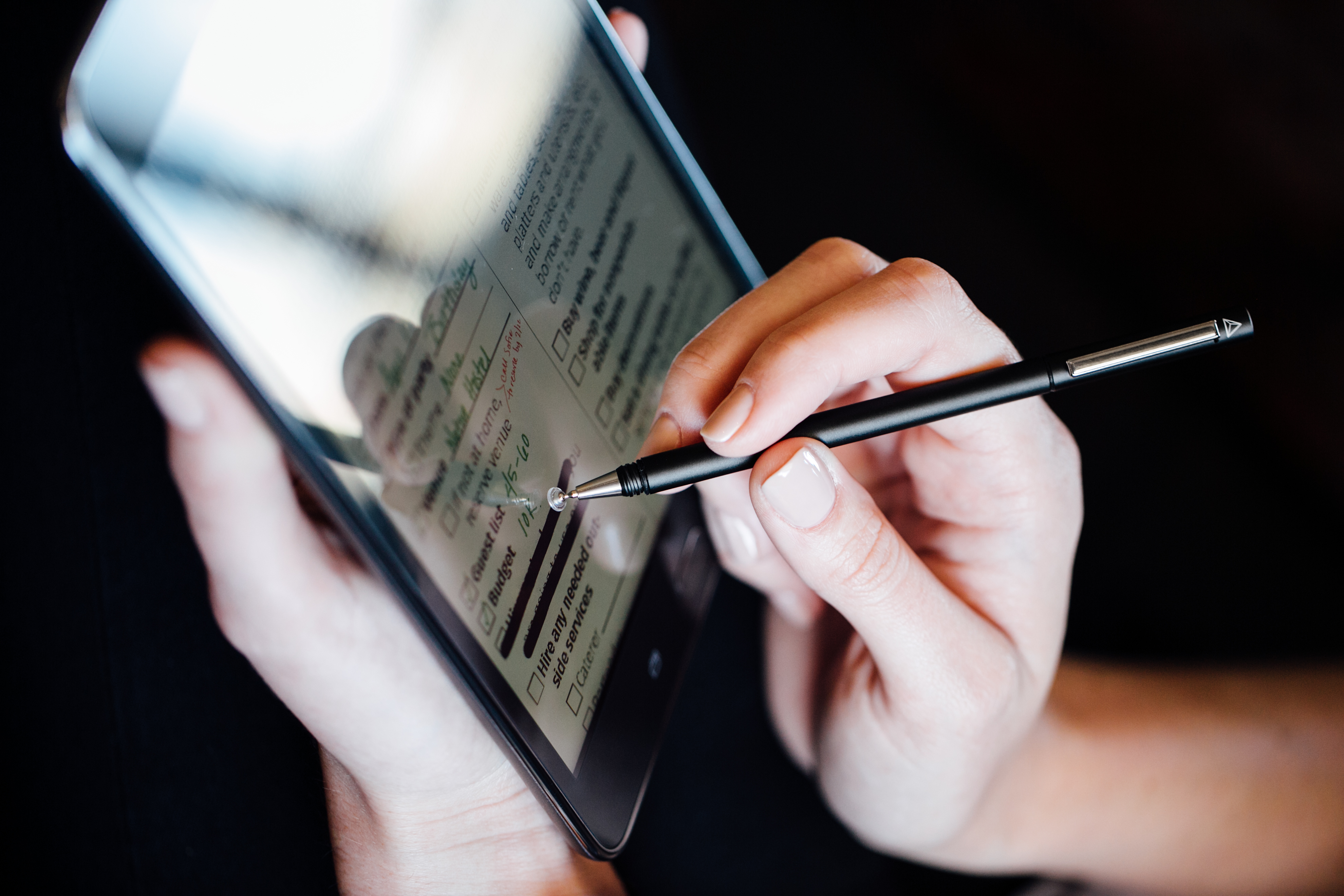Der Adonit Droid - Stylus - Pen - für Android Smartphones und Tablet Computer bietet natürliches Schreiben wie mit einem herkömmlichen Stift 02