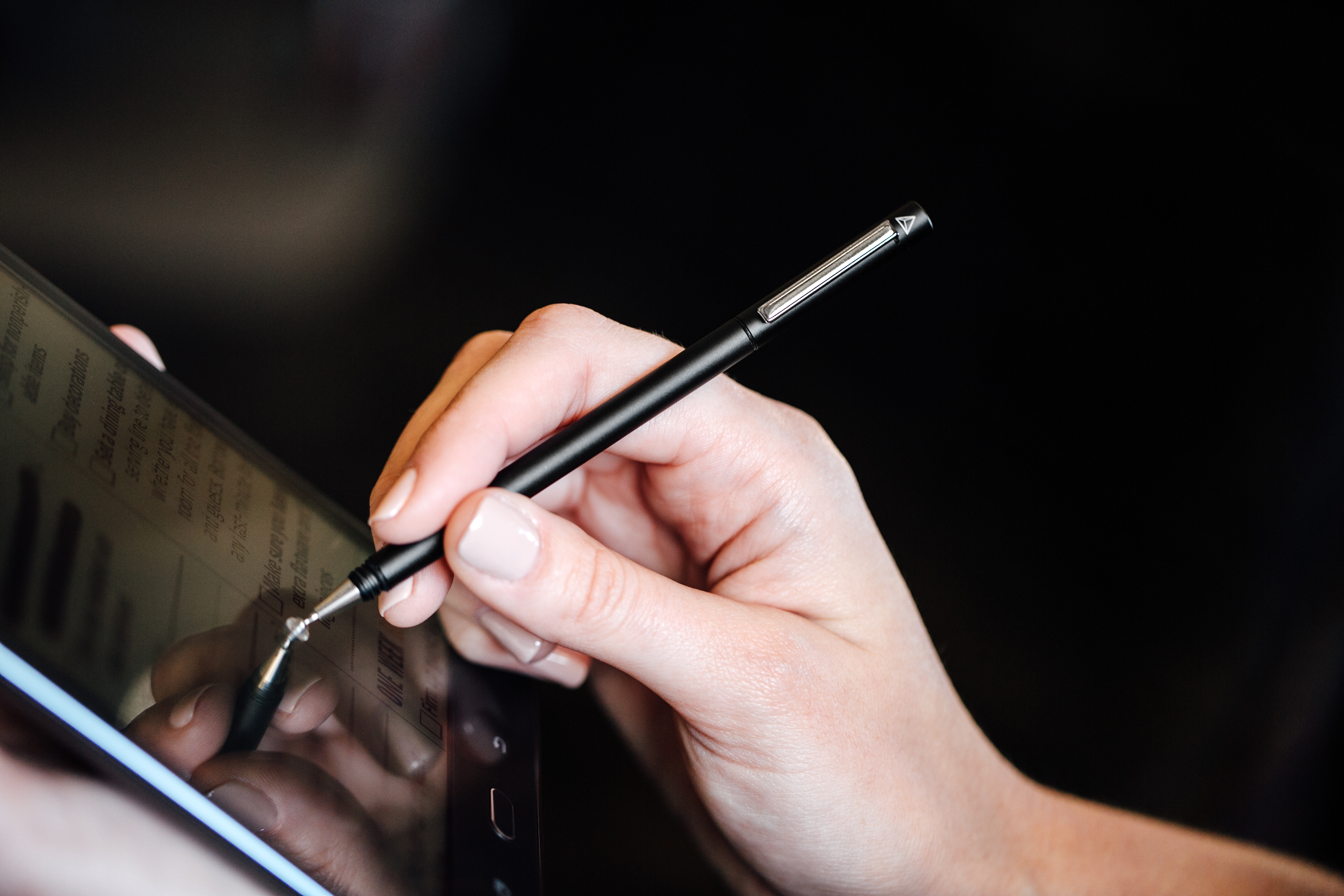 Der Adonit Droid - Stylus - Pen - für Android Smartphones und Tablet Computer bietet natürliches Schreiben wie mit einem herkömmlichen Stift 04