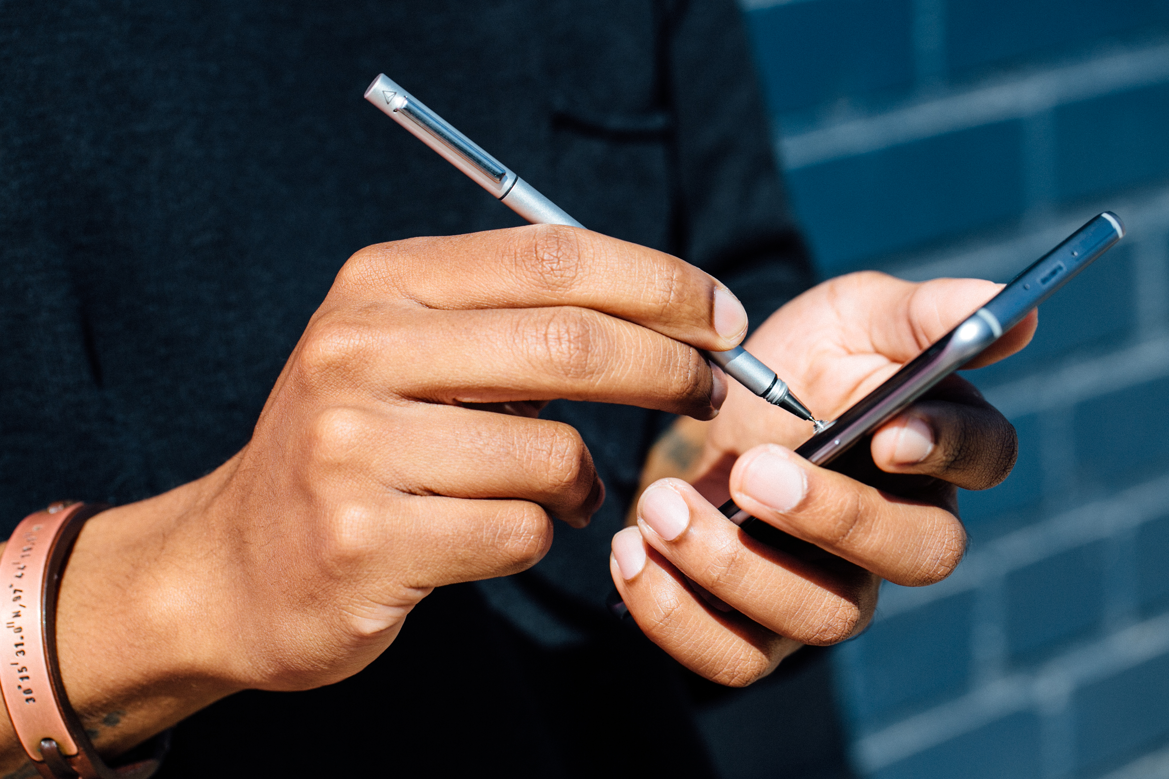 Der Adonit Droid - Stylus - Pen - für Android Smartphones und Tablet Computer bietet natürliches Schreiben wie mit einem herkömmlichen Stift 13
