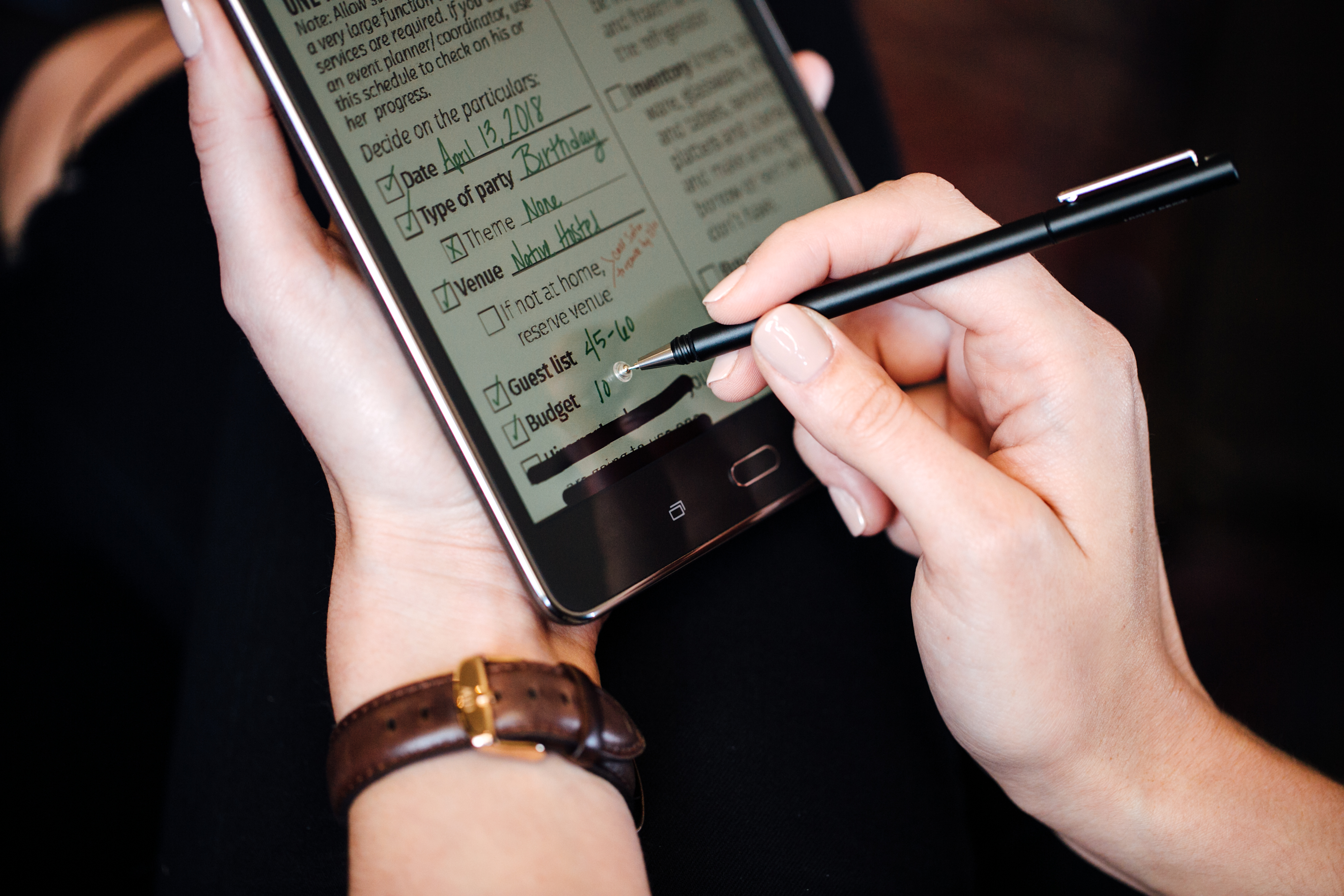 Der Adonit Droid - Stylus - Pen - für Android Smartphones und Tablet Computer bietet natürliches Schreiben wie mit einem herkömmlichen Stift