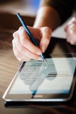 Der Adonit Droid - Stylus - Pen - für Android Smartphones und Tablet Computer bietet natürliches Schreiben wie mit einem herkömmlichen Stift 08