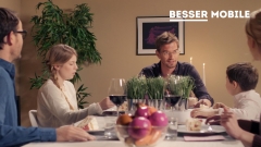 BESSER MOBILE - Joko Winterscheidt steigt ins Mobilfunk-Business ein