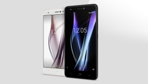 Die neuen Android Smartphones von BQ - Aquaris X Pro in schwarz und BQ Aquaris X in rosa