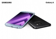 Das Samsung Galaxy A5 2017 in blau und schwarz