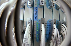 Einer der lokalen Vermittlungsknoten, ein so genanntes Cable Modem Termination System (CMTS), das bereits für DOCSIS 3.0 vorbereitet ist.