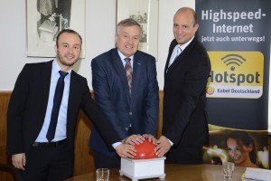 Roter Knopfdruck zum Start der WLAN-HotSpots in Frankenthal