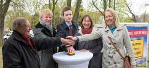 Symbolischer Start des Hochgeschwindigkeits-Internet durch DNS:NET in Zeuthen (Landkreis Dahme-Spreewald)