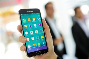 Mit MagentaMobil Happy der Telekom jedes Jahr ein neues Smartphone oder Tablet