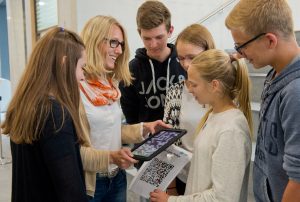 Projektgruppe am Gymnasium Ottobrunn bei der QR-Rallye - Bild: Robert Broucek
