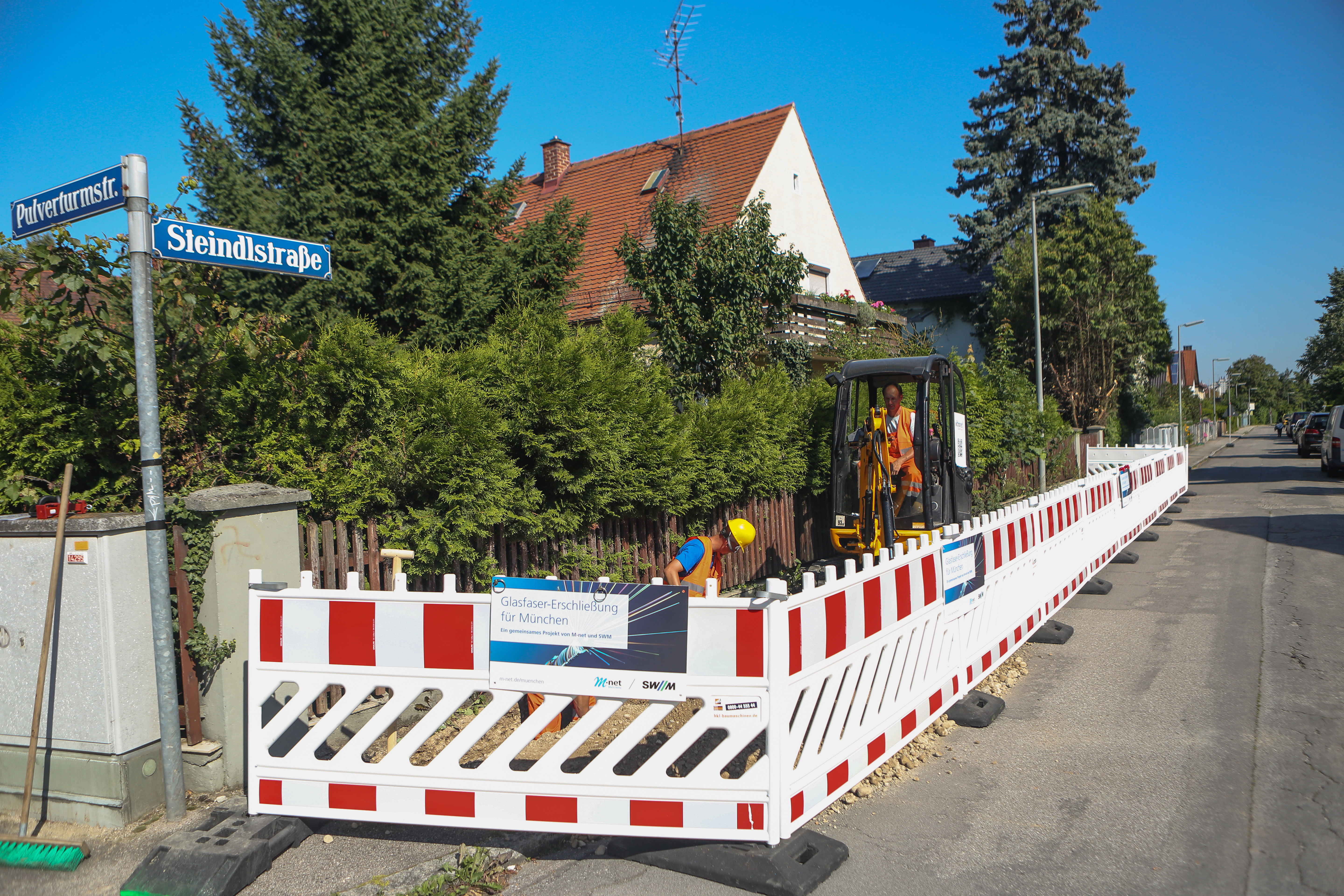 Glasfaserausbau in München – Spatenstich im Harthof