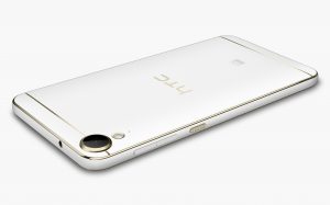 Das neue HTC Desire 10 Lifestyle in Polar-Weiß Rückseite liegend