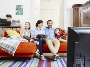 Primacom Glasfaser-Internetanschluss - Für die ganze Familie - Fernsehen, Internet, Telefon - und mehr