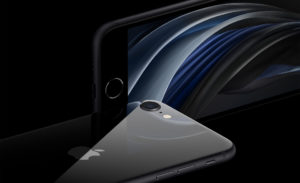 Das neue Apple iPhone SE in Schwarz mit einem Einlinsen-Kamerasystem und Touch-ID