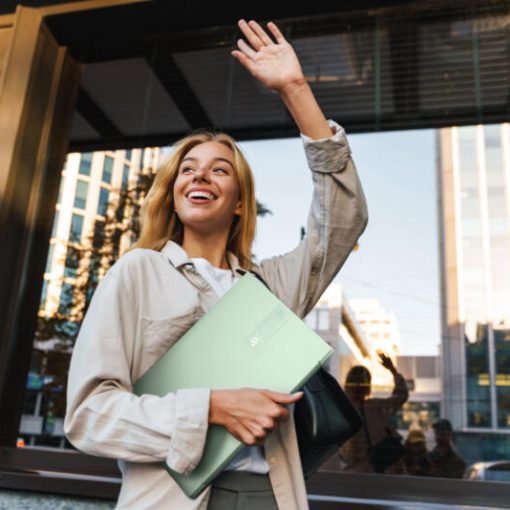 OLED für unterwegs: Stylische ASUS Vivobooks ab sofort erhältlich